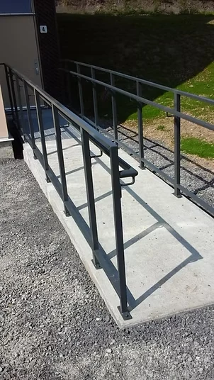 Garde-corps de rampe d’accès