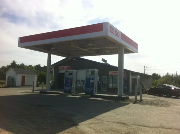 Marquise Esso Port-Daniel